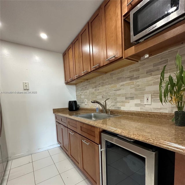 4 of 15 - 2350 Ne 135th St 505, North Miami, FL