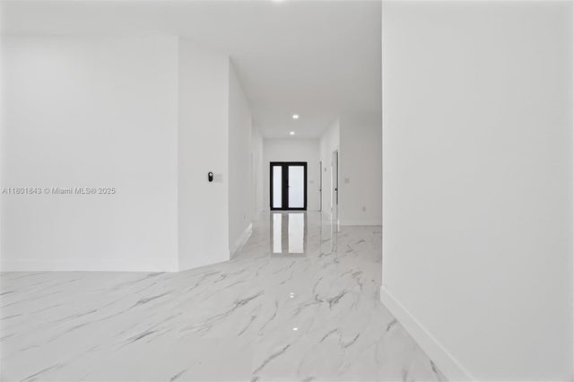 5 of 23 - 2536 Nw 15th St, Fort Lauderdale, FL