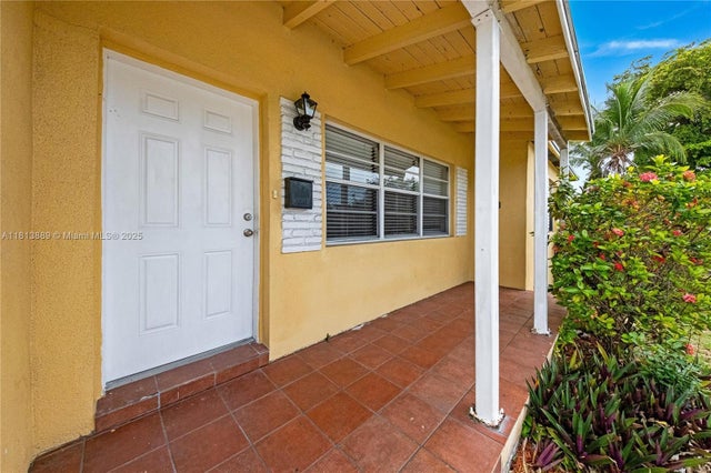 4 of 33 - 2431 Rodman St, Hollywood, FL
