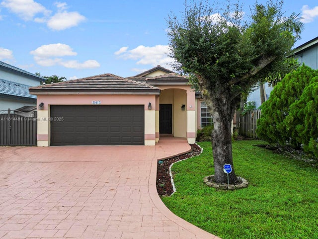 2 of 35 - 19847 Nw 86th Ave, Hialeah, FL