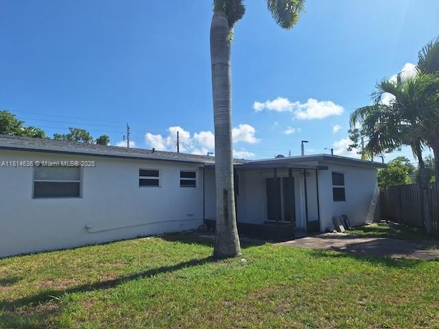 2 of 23 - 3961 Park Ln, Palm Springs, FL