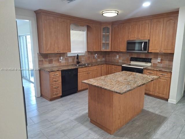 4 of 23 - 3961 Park Ln, Palm Springs, FL