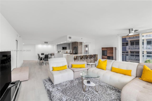 4 of 39 - 8855 Collins Ave 4g, Surfside, FL