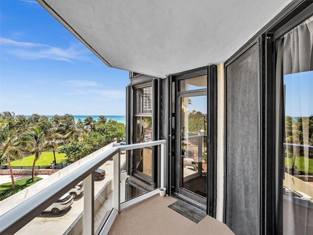 2 of 66 - 6423 Collins Ave 409, Miami Beach, FL