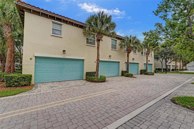 2 of 53 - 4284 Cascada Cir, Cooper City, FL