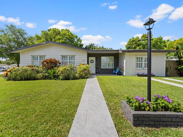 1 of 27 - 9200 Sw 178th Ter, Palmetto Bay, FL