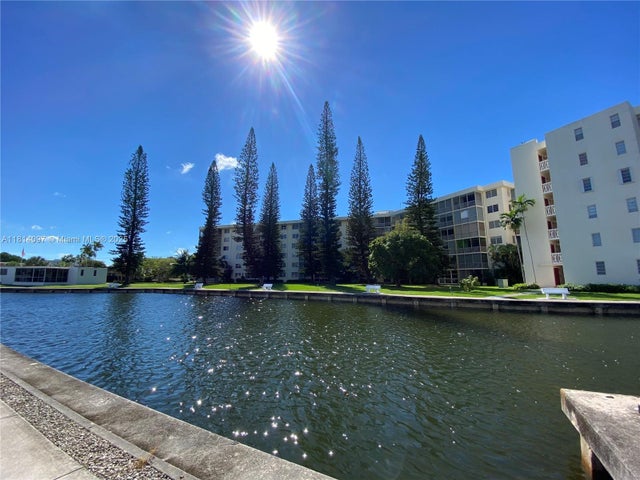 2905 Point East Dr L116, Aventura