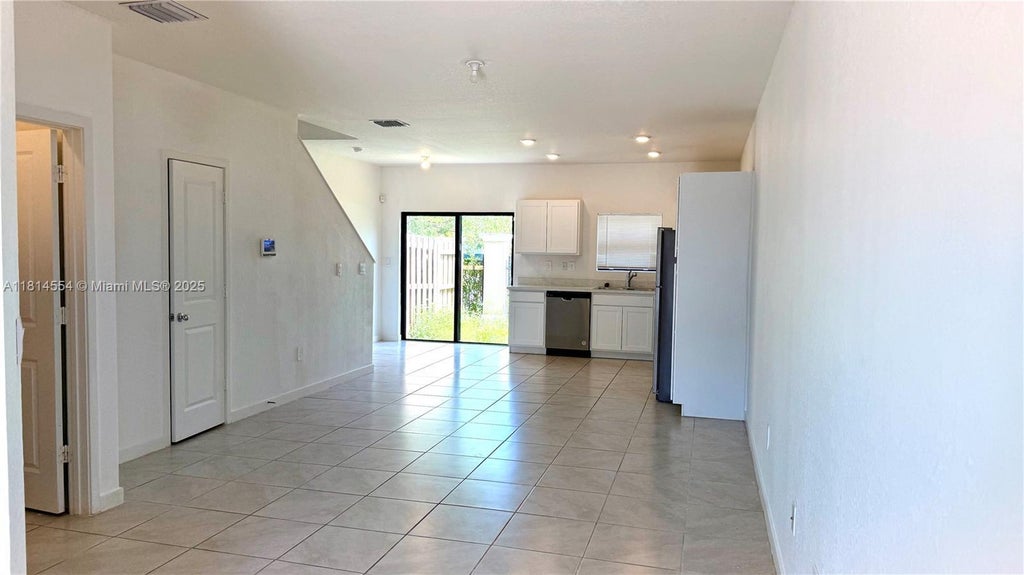 322 Ne 1st Dr, Florida City