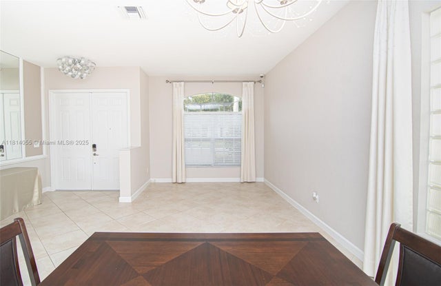 5 of 40 - 4627 Capital Dr, Lake Worth, FL
