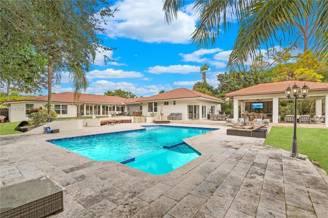 4 of 27 - 9470 Sw 97th St, Miami, FL