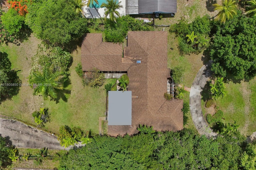 65 Ne 152nd St, Miami