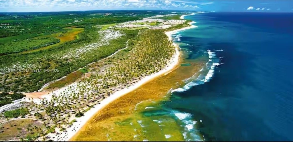 Av Praia Do Farol 801,