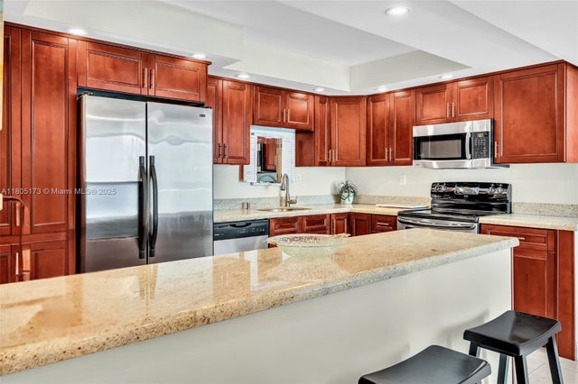 4 of 16 - 1410 S Ocean Dr 502, Hollywood, FL