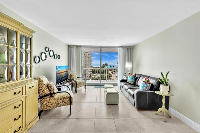 5 of 16 - 1410 S Ocean Dr 502, Hollywood, FL