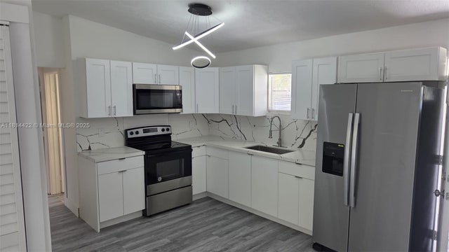 1 of 19 - 2248 Marina Park Dr, Fort Myers, FL