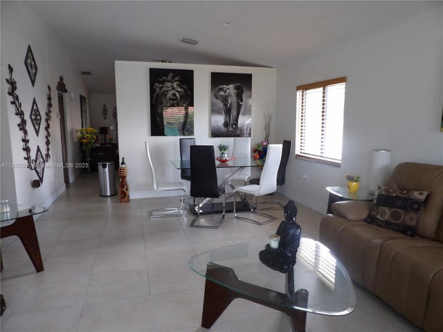 5 of 21 - 12210 Sw 216th St, Miami, FL