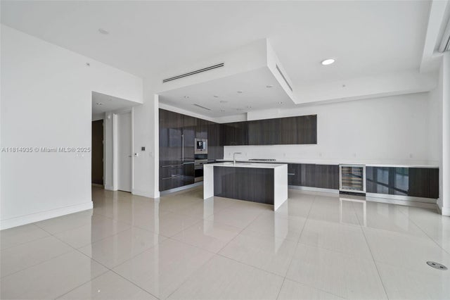 3 of 40 - 3250 Ne 188th St Lph07, Aventura, FL