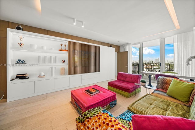 4 of 40 - 1500 Ocean Dr 910, Miami Beach, FL
