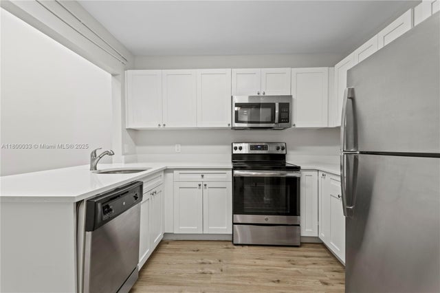 4 of 12 - 4159 Palm Bay Cir A, West Palm Beach, FL