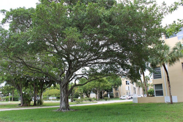 3 of 7 - 922 Ne 199th St 3d Apt 304, Miami, FL