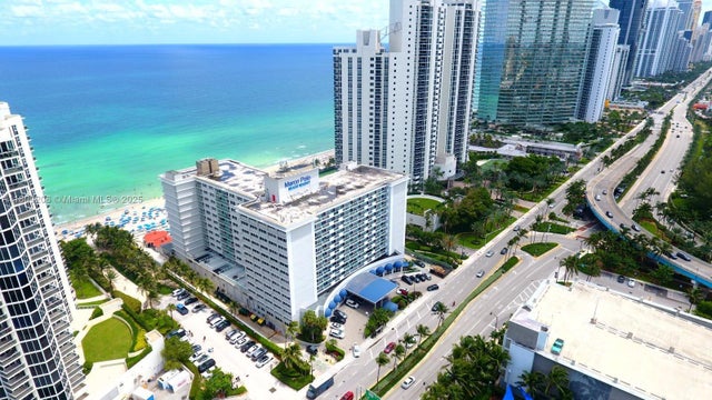 1 of 40 - 19201 Collins Ave 427, Sunny Isles Beach, FL