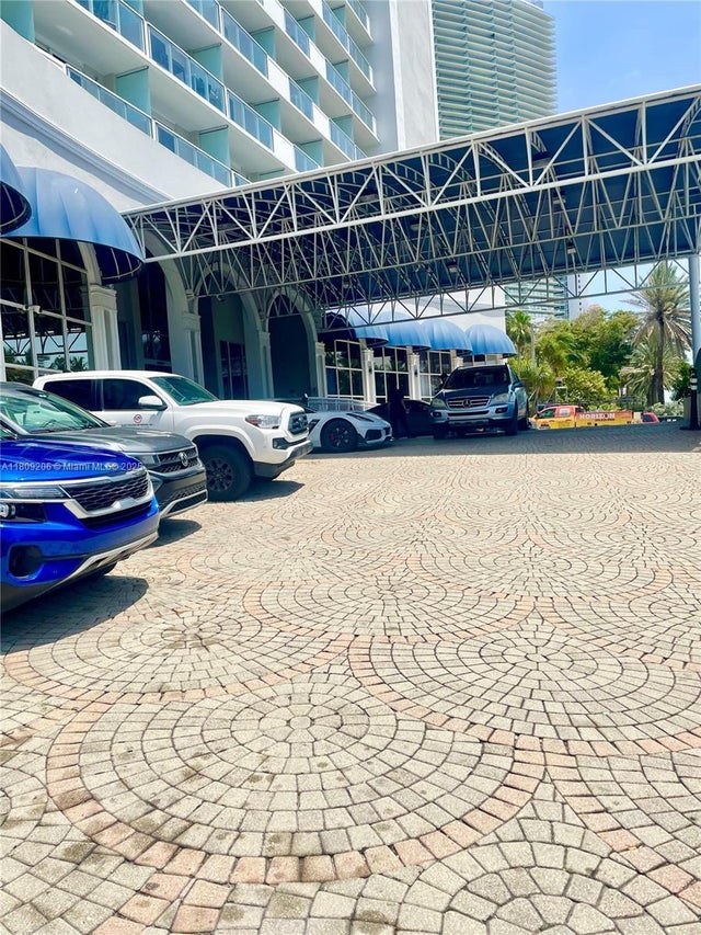 3 of 40 - 19201 Collins Ave 427, Sunny Isles Beach, FL