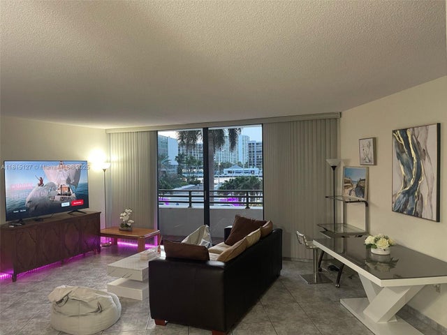 5 of 13 - 3505 S Ocean Dr 203, Hollywood, FL
