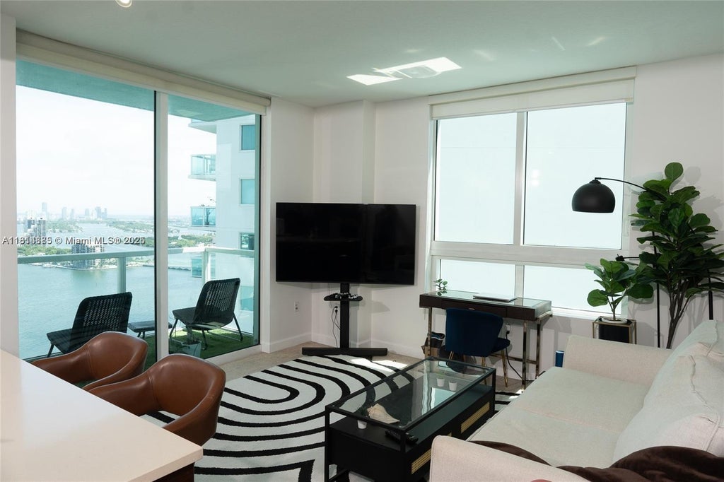 1900 N Bayshore Dr 3003, Miami