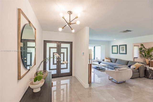4 of 31 - 9701 Sw 96th Ct, Miami, FL
