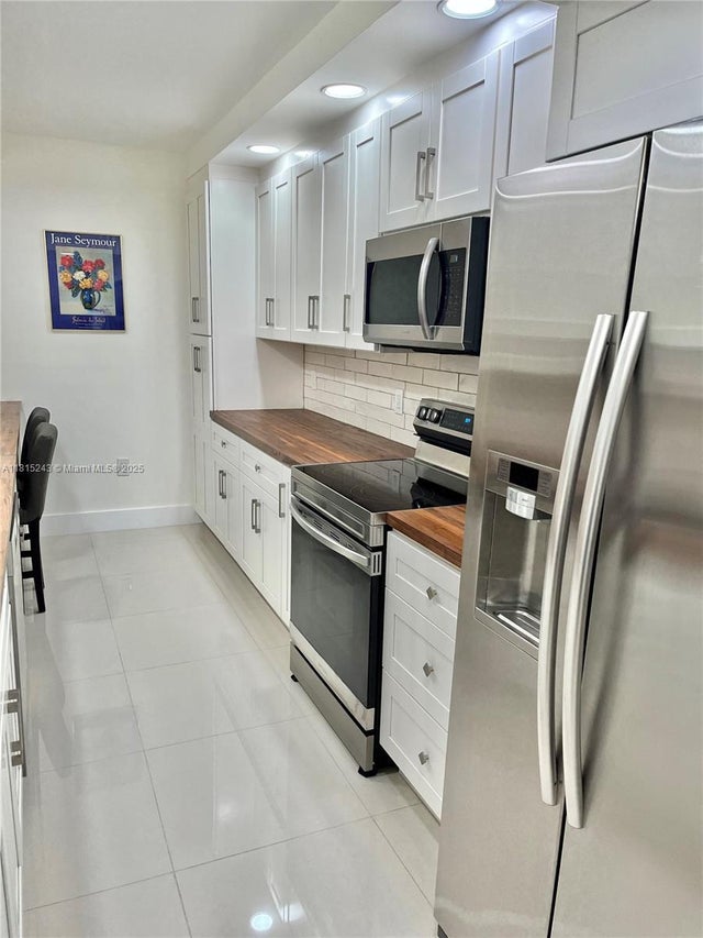 3 of 28 - 4001 Hillcrest Dr 1014, Hollywood, FL