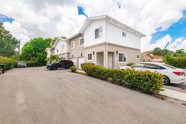 1 of 25 - 811 Nw 3rd Ave, Fort Lauderdale, FL