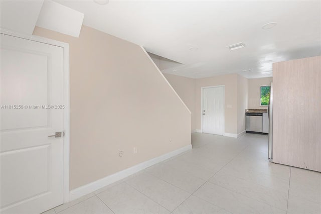 5 of 25 - 811 Nw 3rd Ave, Fort Lauderdale, FL