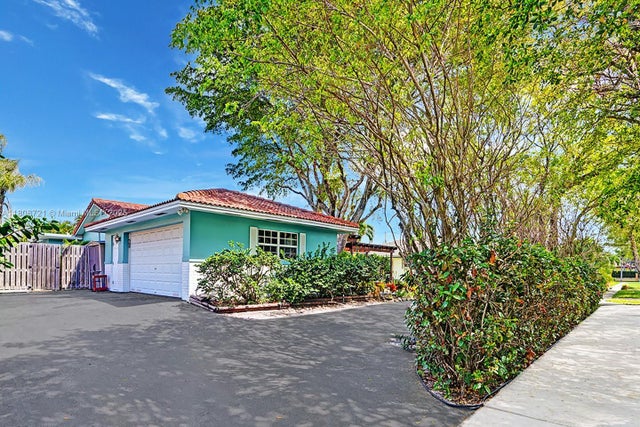 4 of 43 - 1245 Wiley St, Hollywood, FL