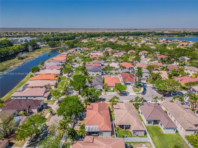 3 of 34 - 814 Kapok Way, Weston, FL