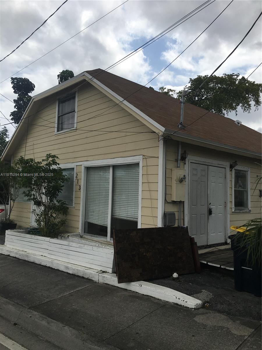 213 Stirling Road, Dania Beach