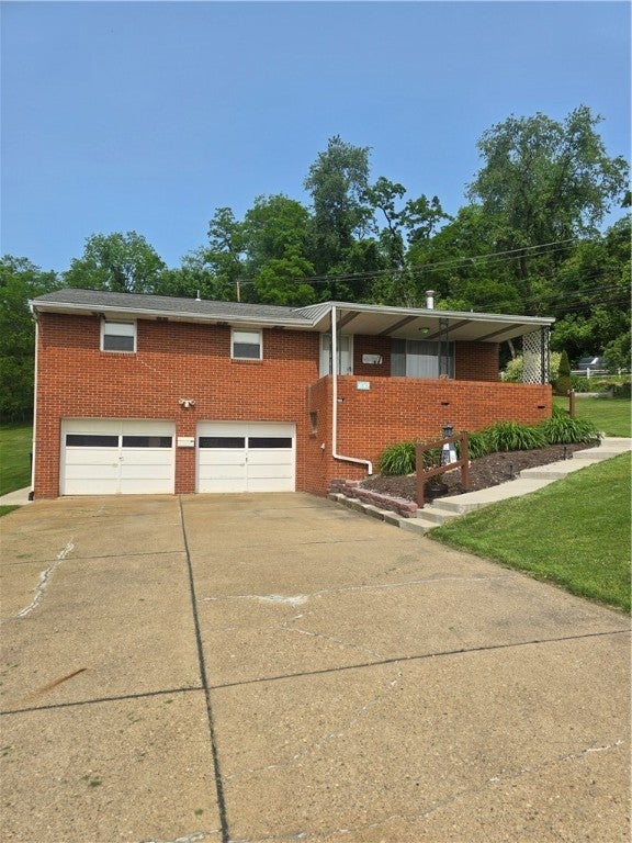 100 Pinewood Drive, South Fayette