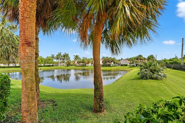 2 of 51 - 1150 Queen Palm Ct, Hollywood, FL