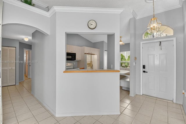 5 of 51 - 1150 Queen Palm Ct, Hollywood, FL