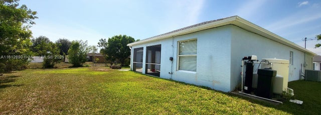 5 of 11 - 2022 Nw 9th Terrace, Cape Coral, FL