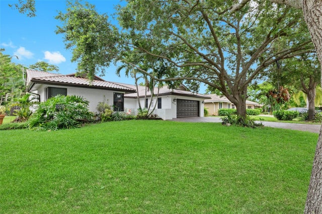 2 of 38 - 875 Nw 108th Ln, Coral Springs, FL