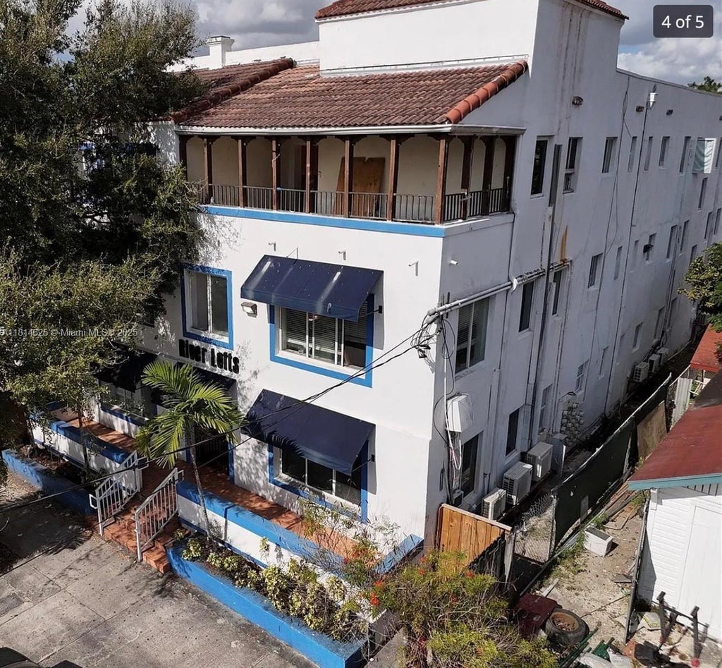 1021 Nw 3rd St 306, Miami