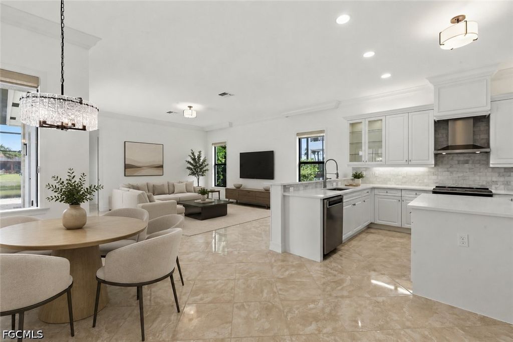 3412 Atlantic Cir, Naples