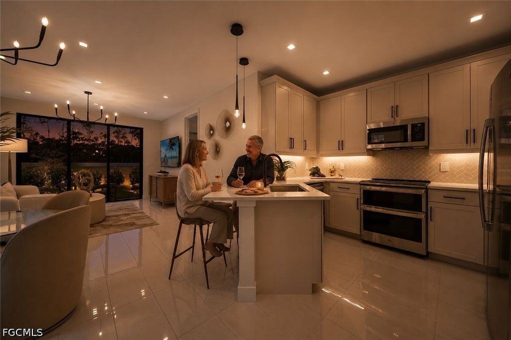 6092 Barbara Cir, Naples