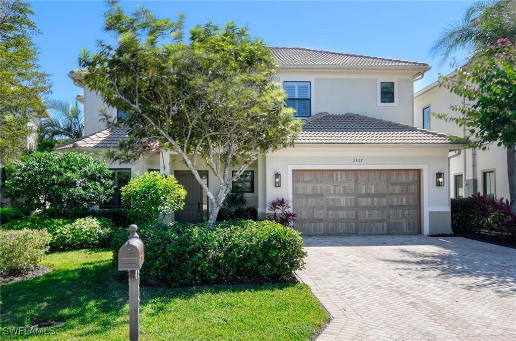 2867 Coco Lakes Dr, NAPLES
