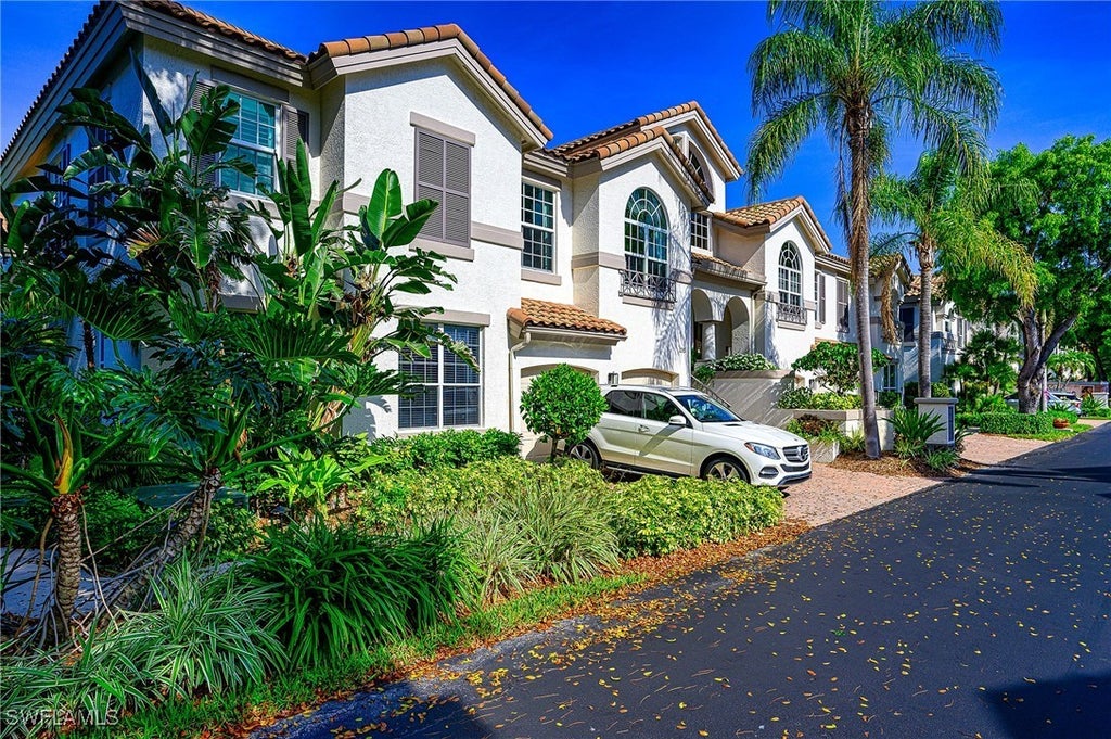 133 Colonade Cir, NAPLES