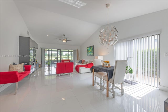 3 of 38 - 16189 Laurel Dr 25, Weston, FL