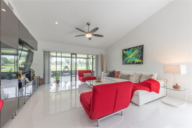 4 of 38 - 16189 Laurel Dr 25, Weston, FL