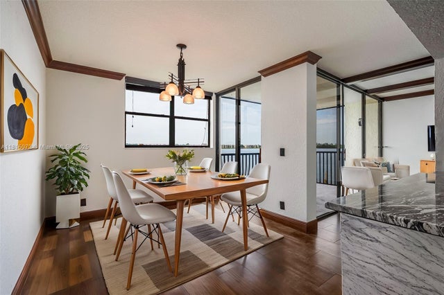 5 of 35 - 106 Lake Emerald Dr 210, Oakland Park, FL