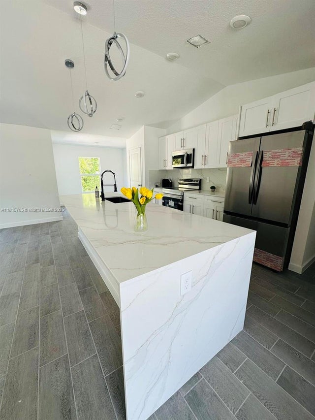 4 of 24 - 8036 104th Ct, Vero Beach, FL