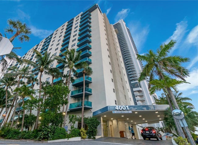 1 of 33 - 4001 S Ocean Dr 11a, Hollywood, FL